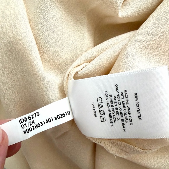 Express Sleeveless Button Down Tank - Picture 4 of 4